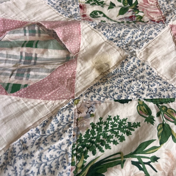 Floral Patchwork Queen Size Quilt - Pink and Green - Picture 5 of 5